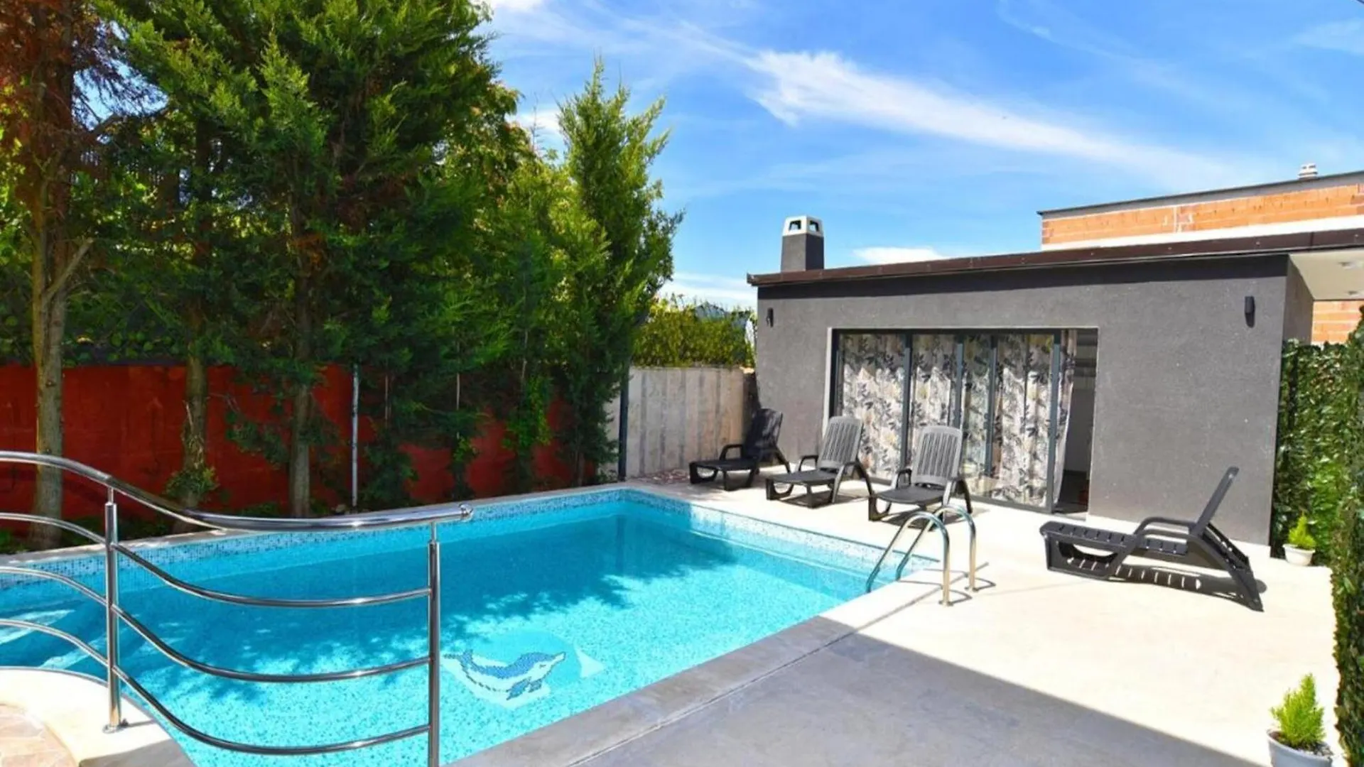 Bright Studio Apartment With Pool View Valbandon Хорватия
