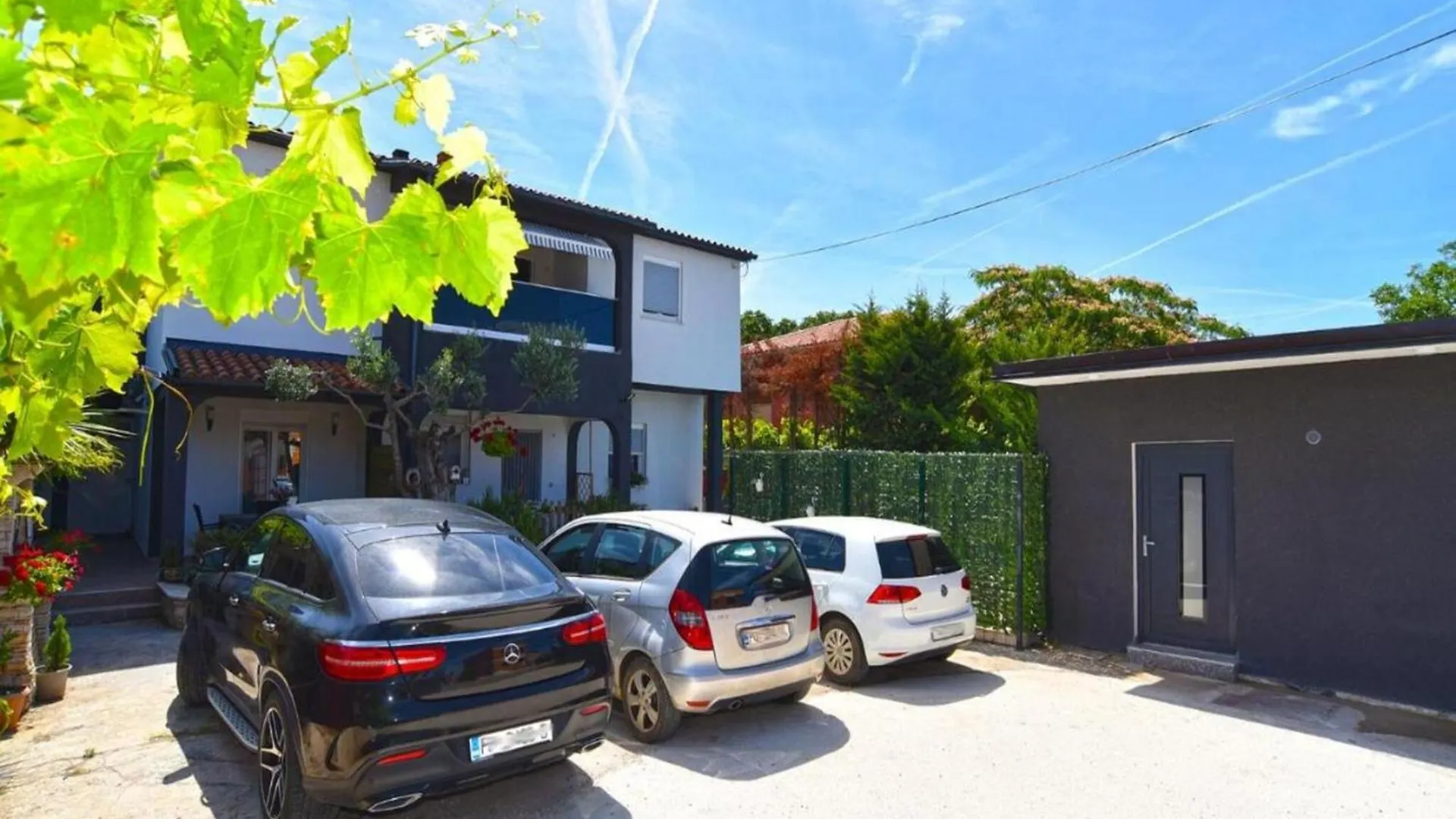 Bright Studio Apartment With Pool View Valbandon