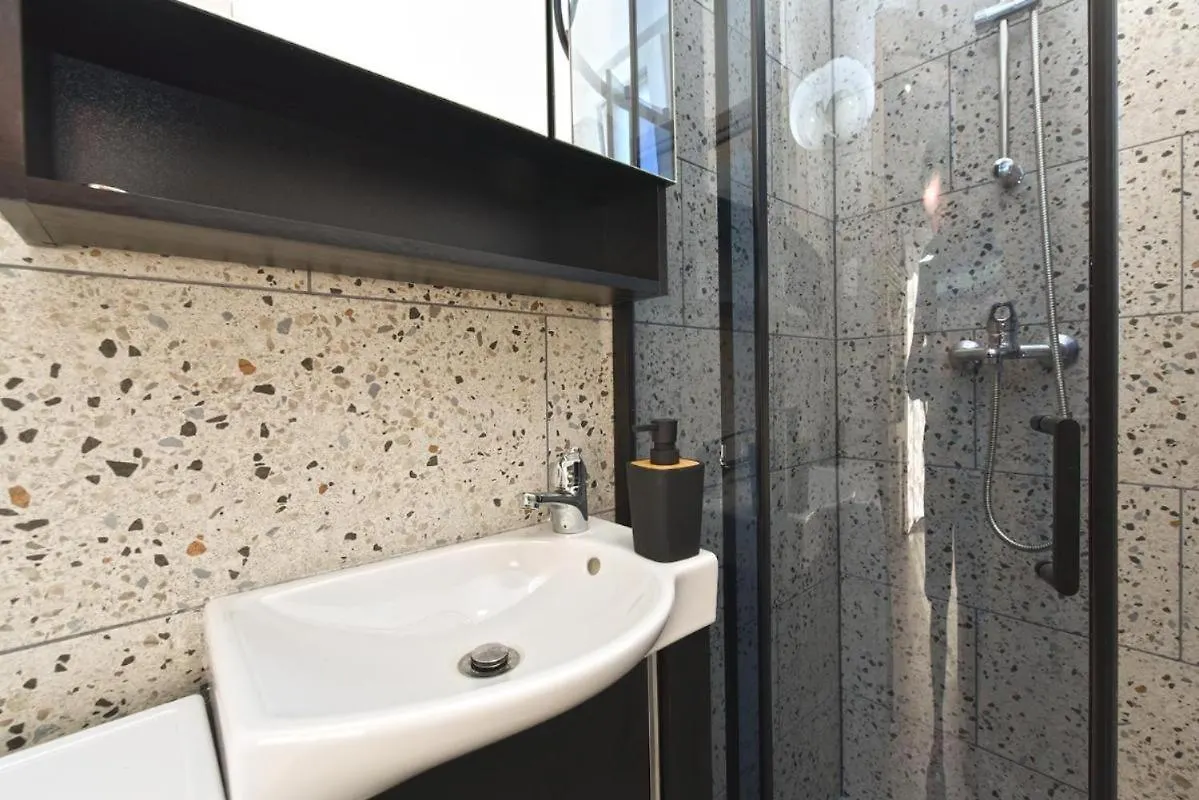 Bright Studio Apartment With Pool View Valbandon Хорватия